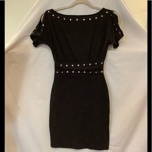 Juniors Black Cold Shoulder T- shirt Dress.